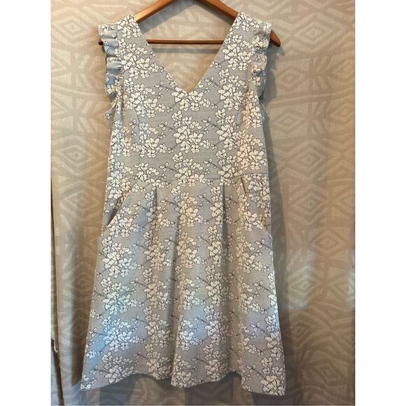 Anthropologie Dress Gray White Floral Lace Sleeveless V Neck Party‎ - Picture 6 of 14